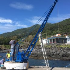 MUNICÍPIO DE VELAS REABILITA GUINDASTE NO PORTO DOS TERREIROS MUNICÍPIO DE VELAS REABILITA GUINDASTE NO PORTO DOS TERREIROS