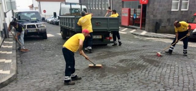 REABILITAÇÃO E MANUTENÇÃO DE CALÇADA REABILITAÇÃO E MANUTENÇÃO DE CALÇADA