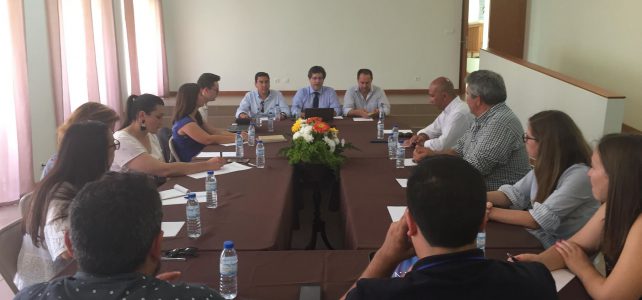 TÉCNICOS DE TURISMO, MARKETING E DESIGN DOS MUNICÍPIOS DAS ILHAS DO TRIÂNGULO REÚNEM EM SÂO JORGE TÉCNICOS DE TURISMO, MARKETING E DESIGN DOS MUNICÍPIOS DAS ILHAS DO TRIÂNGULO REÚNEM EM SÂO JORGE