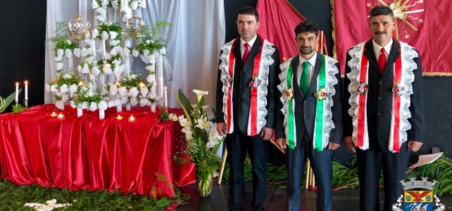 PRESIDENTE DO MUNICÍPIO DE VELAS MARCA PRESENÇA NAS FESTAS DO DIVINO ESPÍRITO SANTO DA CASA DO TRIÂNGULO PRESIDENTE DO MUNICÍPIO DE VELAS MARCA PRESENÇA NAS FESTAS DO DIVINO ESPÍRITO SANTO DA CASA DO TRIÂNGULO