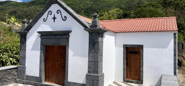 MUNICÍPIO REABILITOU A ERMIDA DE SÃO VICENTE, NO LUGAR DA QUEIMADA MUNICÍPIO REABILITOU A ERMIDA DE SÃO VICENTE, NO LUGAR DA QUEIMADA