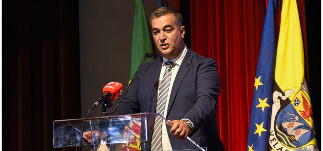 INSTALAÇÃO DOS NOVOS ÓRGÃOS AUTÁRQUICOS DA ASSEMBLEIA E CÂMARA MUNICIPAL DE VELAS INSTALAÇÃO DOS NOVOS ÓRGÃOS AUTÁRQUICOS DA ASSEMBLEIA E CÂMARA MUNICIPAL DE VELAS