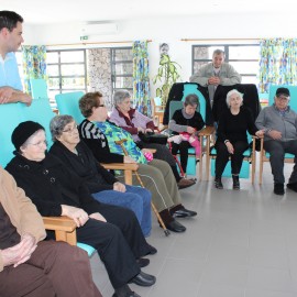 ATIVIDADE BIBLIOTECA DINÂMICA NO CENTRO DE DIA DO LAR DE IDOSOS JOÃO INÁCIO DE SOUSA