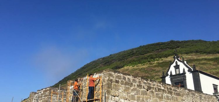 MUNICÍPIO DE VELAS RECUPERA MURALHAS DA ERMIDA DO LIVRAMENTO