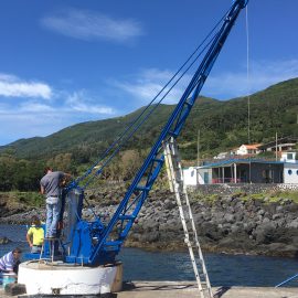 MUNICÍPIO DE VELAS REABILITA GUINDASTE NO PORTO DOS TERREIROS