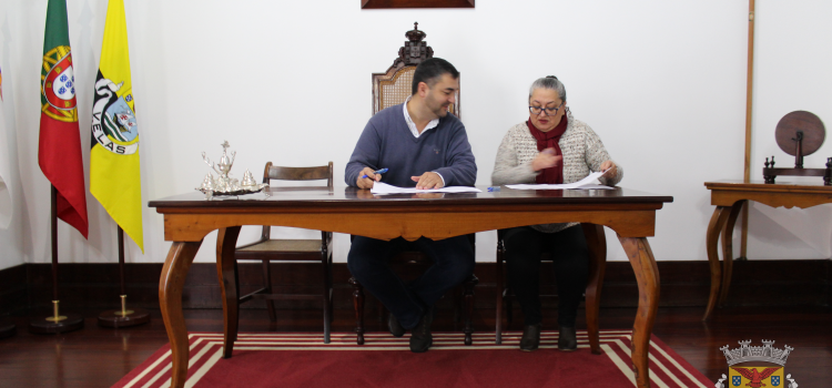 MUNICÍPIO DE VELAS ASSINA PROTOCOLO COM ESCOLA BÁSICA E SECUNDÁRIA DAS VELAS