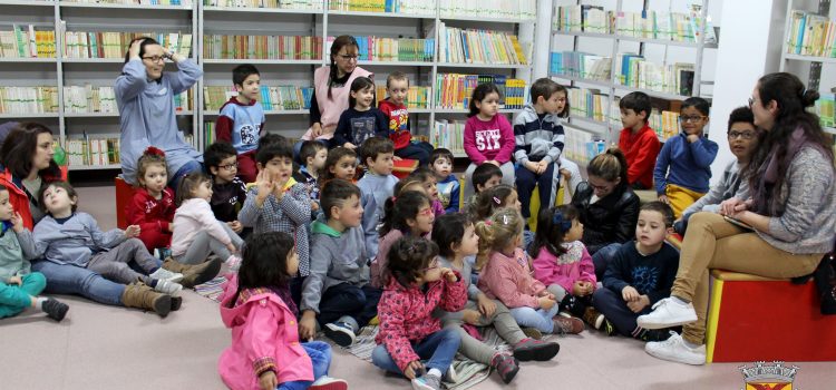 HORA DO CONTO DO MÊS DE MARÇO NA BIBLIOTECA MUNICIPAL