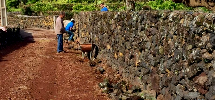 OBRAS DE MELHORAMENTO NA CANADA DO MAR NA FREGUESIA DA URZELINA