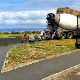 MUNICÍPIO PAVIMENTA PASSEIOS NA ZONA ENTRE MORROS