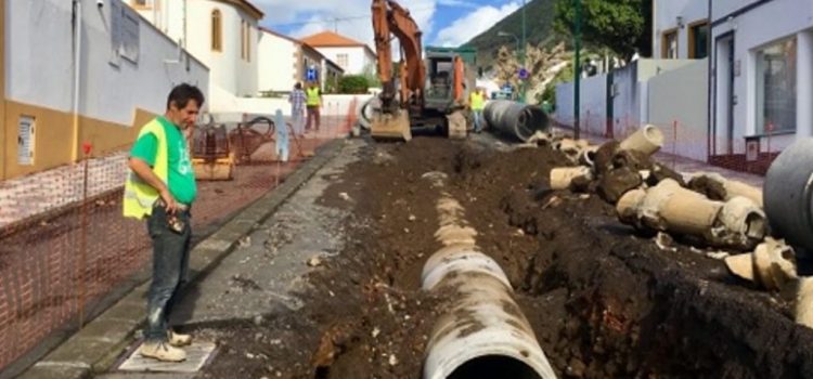 MUNICÍPIO REALIZA OBRAS EM REDE ÁGUAS PLUVIAIS MUNICÍPIO REALIZA OBRAS EM REDE ÁGUAS PLUVIAIS