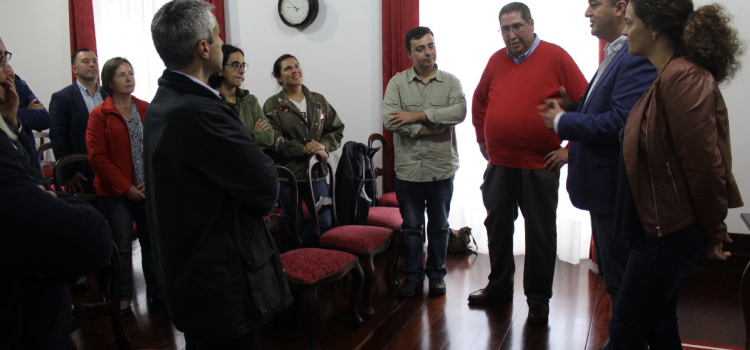 VISITA DA COMITIVA DO PROJETO “COTECOTUR” AO MUNICÍPIO DE VELAS VISITA DA COMITIVA DO PROJETO “COTECOTUR” AO MUNICÍPIO DE VELAS