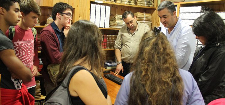 ALUNOS DA EBS DE VELAS VISITAM EDIFÍCIO DOS PAÇOS DO CONCELHO