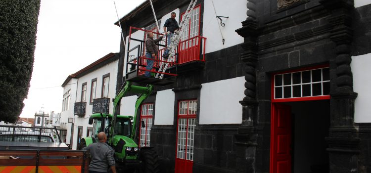 MUNICÍPIO DE VELAS PREPARA ILUMINAÇÃO E DECORAÇÃO DE RUAS PARA O NATAL