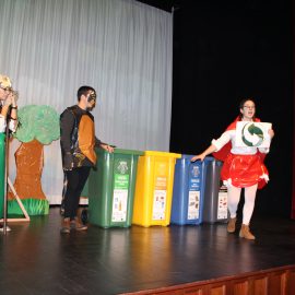 TEATRO “EU VOU RECICLAR, PARA QUE NÃO SE ACABEM AS HISTÓRIAS DE ENCANTAR”