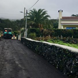 PAVIMENTAÇÃO CANADA DO MAR NA FREGUESIA DA URZELINA