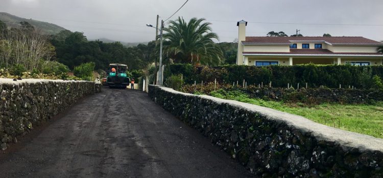 PAVIMENTAÇÃO CANADA DO MAR NA FREGUESIA DA URZELINA