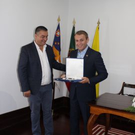 CÔNSUL HONORÁRIO DE PORTUGAL NOS EUA VISITA MUNICÍPIO DE VELAS                                               