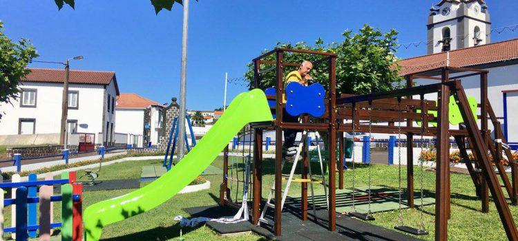 MANUTENÇÃO DO PARQUE INFANTIL DOS ROSAIS