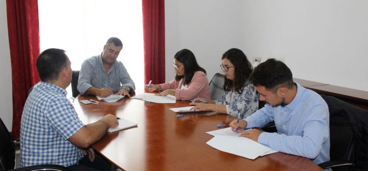 ASSINATURA DE CONTRATOS DE ESTÁGIO ASSINATURA DE CONTRATOS DE ESTÁGIO