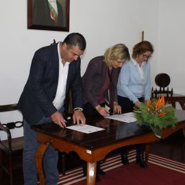 ASSINATURA DE PROTOCOLO COM A SECRETARIA REGIONAL DA ENERGIA, AMBIENTE  E TURISMO PARA ACESSIBILIDADE ELÉTRICA
