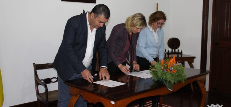 ASSINATURA DE PROTOCOLO COM A SECRETARIA REGIONAL DA ENERGIA, AMBIENTE  E TURISMO PARA ACESSIBILIDADE ELÉTRICA