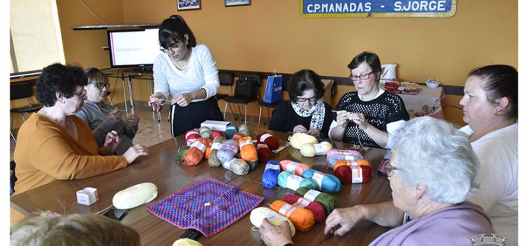MUNICÍPIO DESENVOLVE ATIVIDADE NA CASA DE POVO DAS MANADAS