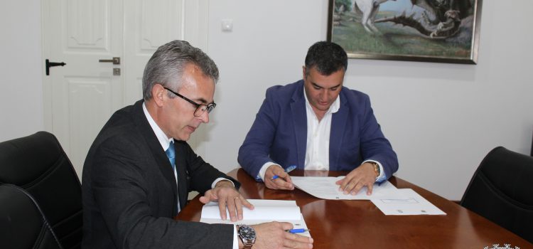 MUNICÍPIO ASSINA PROTOCOLO COM ASSOCIAÇÃO CULTURAL DAS VELAS