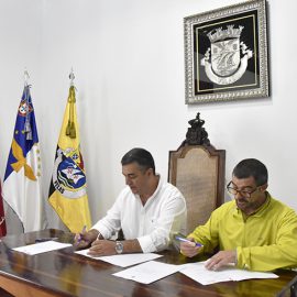 MUNICÍPIO DE VELAS ASSINA PROTOCOLO COM ASSOCIAÇÃO DE AMIGOS PARA A DIVULGAÇÃO DAS TRADIÇÕES DA ILHA DE SÃO JORGE