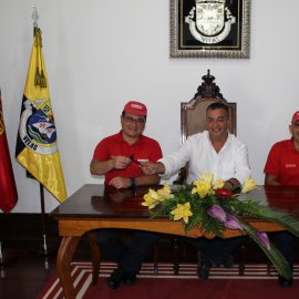 MUNICÍPIO ENTREGA CHAVES DE BOCAS DE INCÊNDIO À ASSOCIAÇÃO HUMANITÁRIA DOS BOMBEIROS VOLUNTÁRIOS DE VELAS