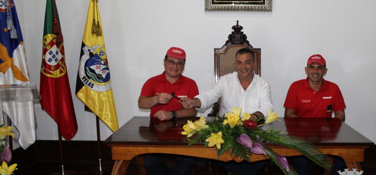 MUNICÍPIO ENTREGA CHAVES DE BOCAS DE INCÊNDIO À ASSOCIAÇÃO HUMANITÁRIA DOS BOMBEIROS VOLUNTÁRIOS DE VELAS