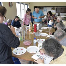 MUNICÍPIO DESENVOLVE WORKSHOP DE PINTURA NO PLANO DE ATIVIDADES DA ÁREA SOCIAL