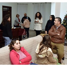 MUNICÍPIO DE VELAS ENTREGA LEMBRANÇAS DE NATAL NO CENTRO DE DIA DA URZELINA E LAR RESIDENCIAL DO INSTITUTO DE SANTA CATARINA