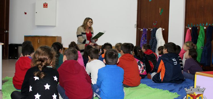 HORA DO CONTO NA BIBLIOTECA MUNICIPAL