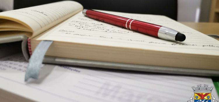 ASSINALA-SE HOJE O DIA NACIONAL DO ESTUDANTE ASSINALA-SE HOJE O DIA NACIONAL DO ESTUDANTE