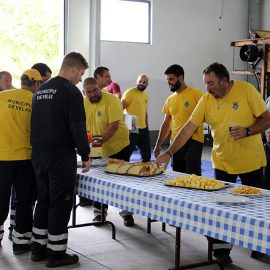 MUNICÍPIO ASSINALA ESPÍRITO SANTO COM DISTRIBUIÇÃO DE MASSA E QUEIJO