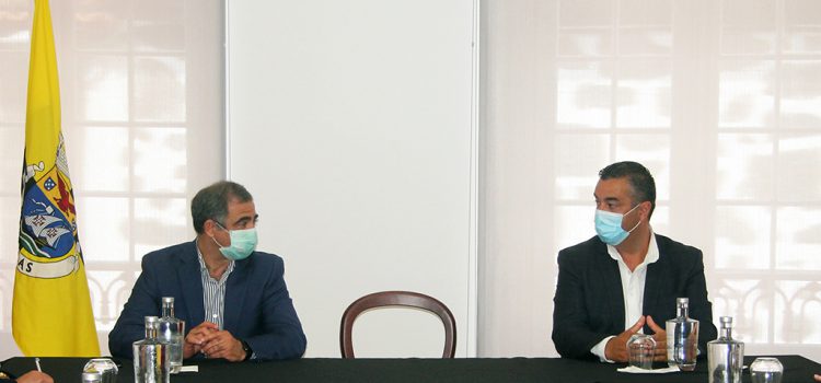 PRESIDENTE MUNICÍPIO RECEBE LÍDER DO PSD AÇORES PARA APRESENTAÇÃO DE CUMPRIMENTOS