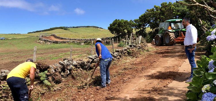 MANUTENÇÃO DE CAMINHOS MUNICIPAIS DE APTIDÃO AGRÍCOLA