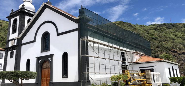NOVO TELHADO NA IGREJA MATRIZ DE VELAS NOVO TELHADO NA IGREJA MATRIZ DE VELAS