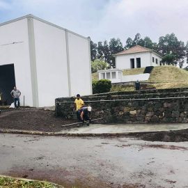 PISTA DE MOTOCROS COM ZONA DE LAVAGEM