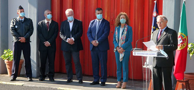 LUÍS SILVEIRA MARCA PRESENÇA NA CERIMÓNIA DE ENTREGA DE AMBULÂNCIA AOS BOMBEIROS VOLUNTÁRIOS DE VELAS