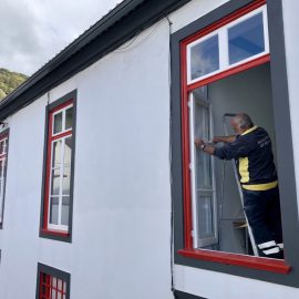 MANUTENÇÃO DE PORTAS E JANELAS DO EDIFÍCIO DOS PAÇOS DO CONCELHO