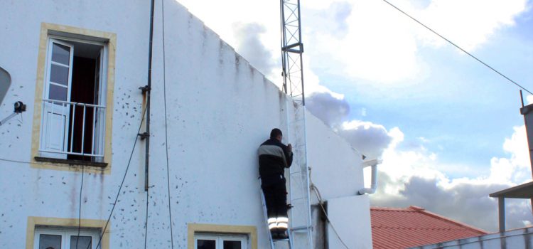 MUNICÍPIO DE VELAS APOIA RÁDIO LUMENA NA INSTALAÇÃO DE TORRE