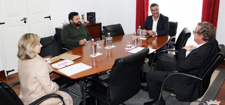 LUÍS SILVEIRA RECEBE PRESIDENTE DA CÂMARA DO COMÉRCIO DE ANGRA DO HEROÍSMO