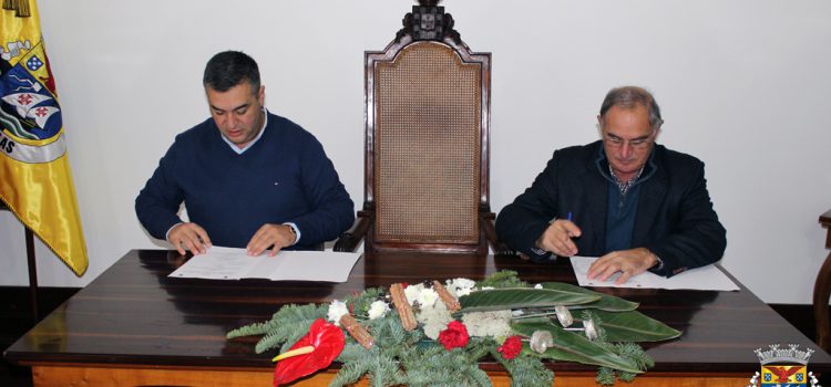 PROTOCOLO ENTRE MUNICÍPIO E A ASSOCIAÇÃO HUMANITÁRIA DOS BOMBEIROS VOLUNTÁRIOS DE VELAS