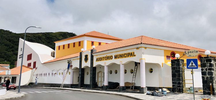 PINTURA DO AUDITÓRIO MUNICIPAL DE VELAS
