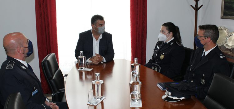 LUÍS SILVEIRA RECEBE SUBINTENDENTE JULIO COSTINHA SILVA