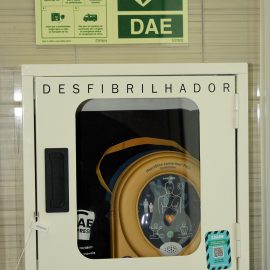 MUNICÍPIO INSTALA DESFIBRILHADOR NO CAMPO MUNICIPAL DE VELAS