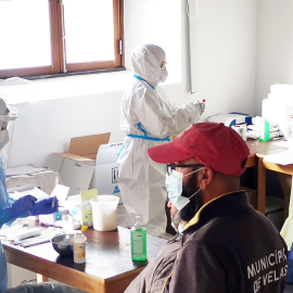 VELAS TESTA COLABORADORES DA AUTARQUIA À COVID-19