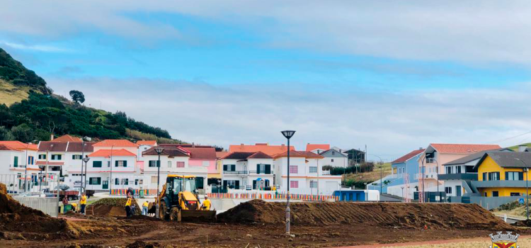 NOVOS ESPAÇOS VERDES NA ZONA DE ENTRE MORROS NOVOS ESPAÇOS VERDES NA ZONA DE ENTRE MORROS