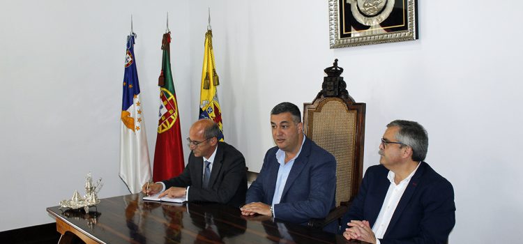 LUÍS SILVEIRA RECEBE EM AUDIÊNCIA DEPUTADOS DOS PSD AÇORES NA ALRAA LUÍS SILVEIRA RECEBE EM AUDIÊNCIA DEPUTADOS DOS PSD AÇORES NA ALRAA